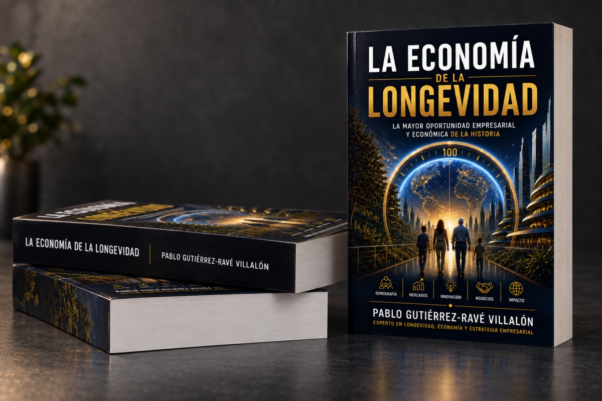 Ejemplares de La Economía de la Longevidad, de Pablo Gutiérrez-Ravé Villalón